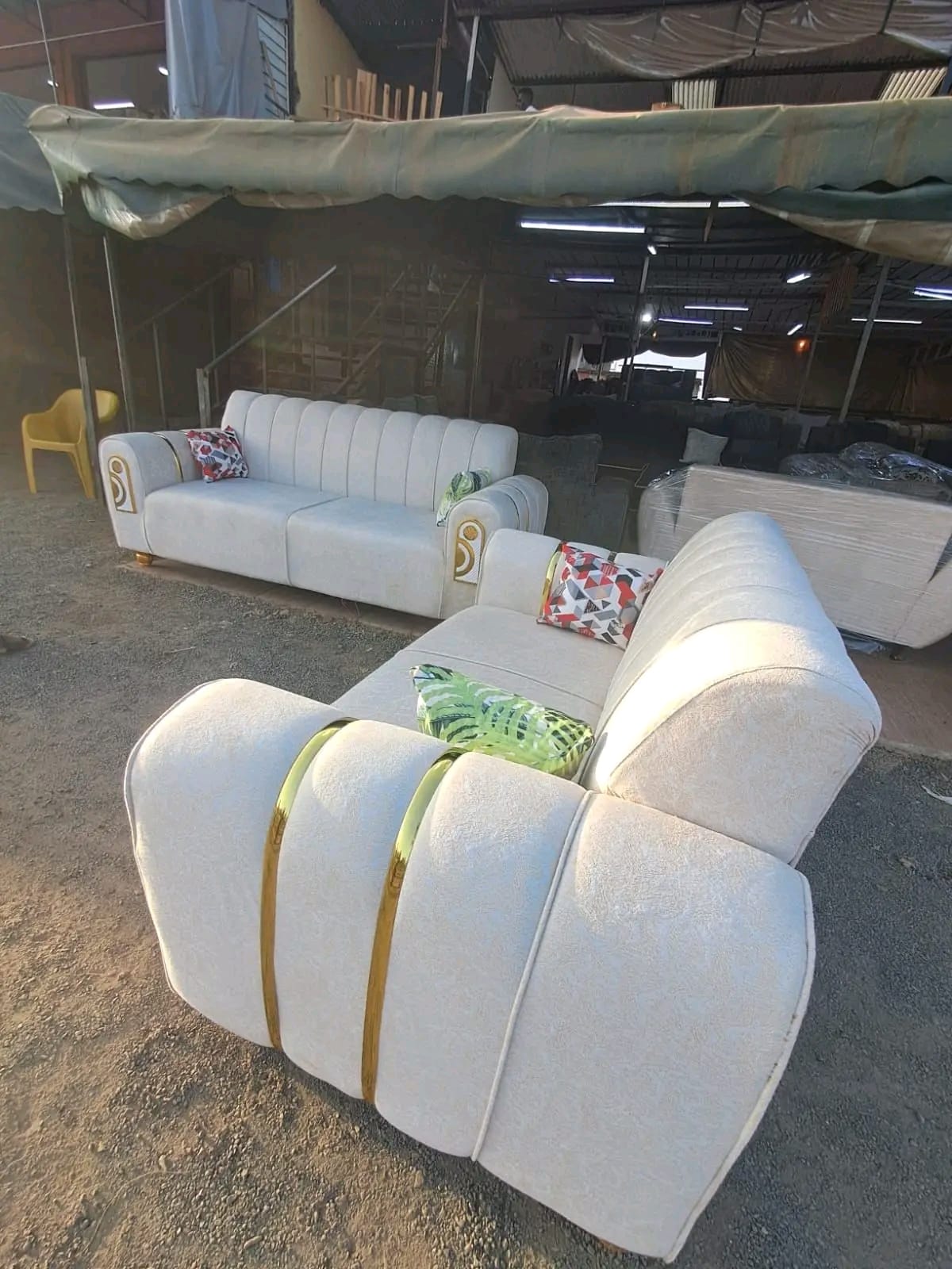 Utulivu Gallery Chester Sofa Set